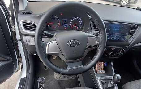 Hyundai Solaris II рестайлинг, 2017 год, 890 000 рублей, 7 фотография