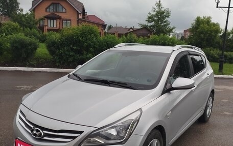 Hyundai Solaris II рестайлинг, 2015 год, 825 000 рублей, 1 фотография