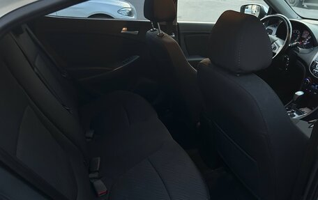 Hyundai Solaris II рестайлинг, 2015 год, 1 050 000 рублей, 7 фотография