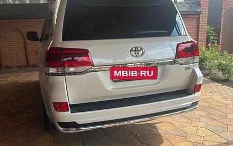 Toyota Land Cruiser 200, 2017 год, 6 350 000 рублей, 5 фотография