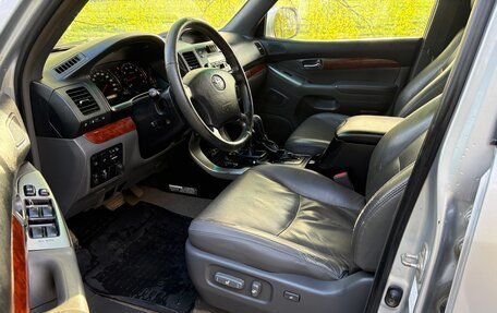 Toyota Land Cruiser Prado 120 рестайлинг, 2004 год, 1 230 000 рублей, 14 фотография