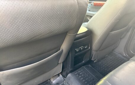 Toyota Land Cruiser Prado 120 рестайлинг, 2004 год, 1 230 000 рублей, 13 фотография