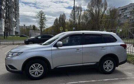 Mitsubishi Outlander III рестайлинг 3, 2018 год, 2 150 000 рублей, 19 фотография