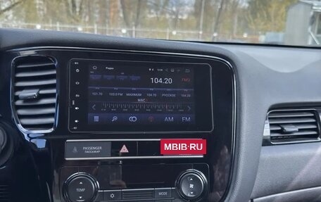 Mitsubishi Outlander III рестайлинг 3, 2018 год, 2 150 000 рублей, 17 фотография