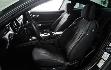 Ford Mustang VI рестайлинг, 2018 год, 2 699 000 рублей, 10 фотография