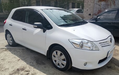 Toyota Auris II, 2011 год, 850 000 рублей, 2 фотография