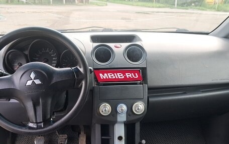 Mitsubishi Colt VI рестайлинг, 2004 год, 215 000 рублей, 10 фотография