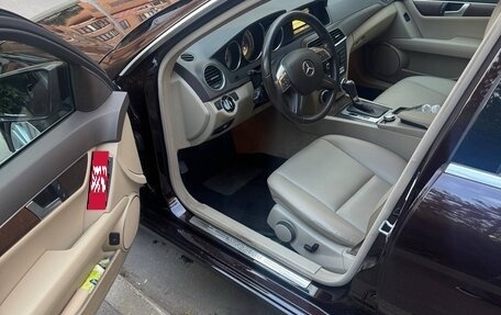 Mercedes-Benz C-Класс, 2011 год, 1 700 000 рублей, 10 фотография
