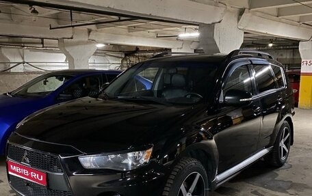 Mitsubishi Outlander III рестайлинг 3, 2012 год, 1 100 000 рублей, 1 фотография