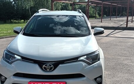 Toyota RAV4, 2017 год, 2 230 000 рублей, 6 фотография