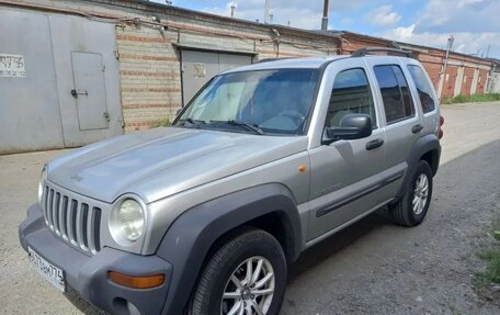Jeep Cherokee, 2004 год, 660 000 рублей, 3 фотография