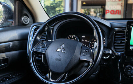 Mitsubishi Outlander III рестайлинг 3, 2016 год, 1 450 000 рублей, 12 фотография