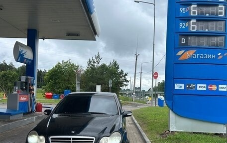 Mercedes-Benz C-Класс, 2004 год, 600 000 рублей, 3 фотография