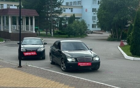 Mercedes-Benz C-Класс, 2004 год, 600 000 рублей, 4 фотография