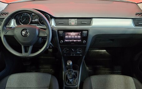 Skoda Rapid I, 2018 год, 1 300 000 рублей, 9 фотография