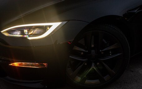 Tesla Model S I, 2022 год, 10 000 000 рублей, 18 фотография