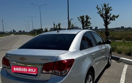 Chevrolet Cruze II, 2011 год, 935 000 рублей, 6 фотография