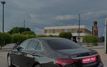 Mercedes-Benz E-Класс, 2021 год, 5 890 000 рублей, 10 фотография