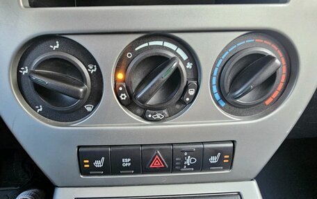 Jeep Liberty (Patriot), 2007 год, 750 000 рублей, 16 фотография