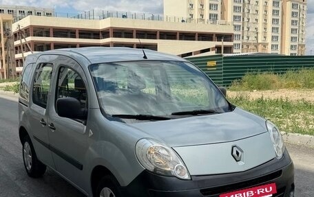 Renault Kangoo II рестайлинг, 2010 год, 630 000 рублей, 2 фотография