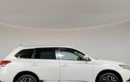 Mitsubishi Outlander III рестайлинг 3, 2015 год, 1 790 000 рублей, 4 фотография