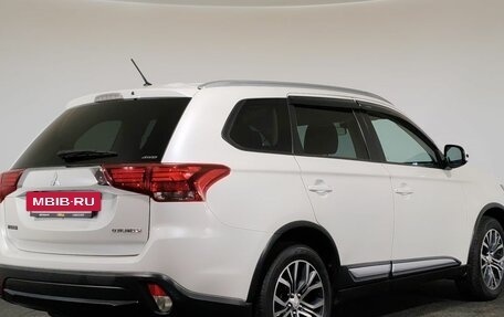 Mitsubishi Outlander III рестайлинг 3, 2015 год, 1 790 000 рублей, 5 фотография