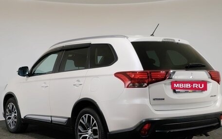 Mitsubishi Outlander III рестайлинг 3, 2015 год, 1 790 000 рублей, 7 фотография