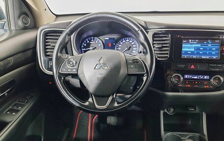 Mitsubishi Outlander III рестайлинг 3, 2015 год, 1 790 000 рублей, 11 фотография