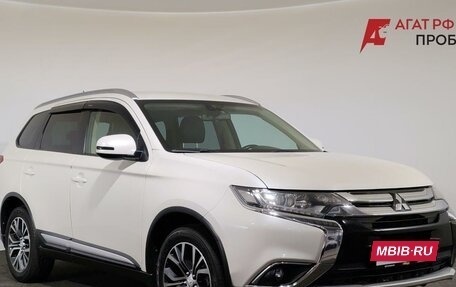 Mitsubishi Outlander III рестайлинг 3, 2015 год, 1 790 000 рублей, 3 фотография