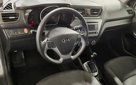 KIA Rio IV, 2017 год, 995 000 рублей, 12 фотография