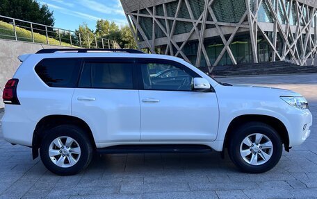 Toyota Land Cruiser Prado 150 рестайлинг 2, 2021 год, 5 800 000 рублей, 8 фотография