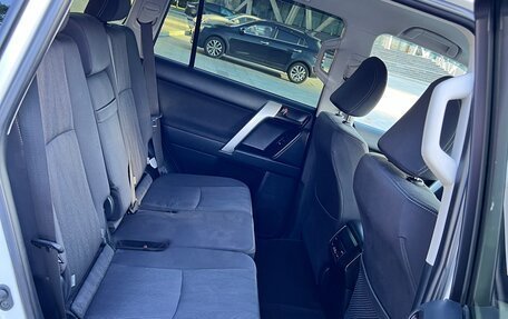 Toyota Land Cruiser Prado 150 рестайлинг 2, 2021 год, 5 800 000 рублей, 12 фотография