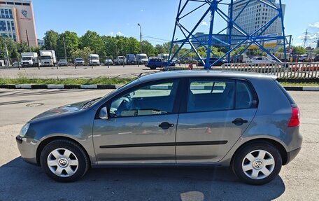 Volkswagen Golf V, 2004 год, 650 000 рублей, 2 фотография