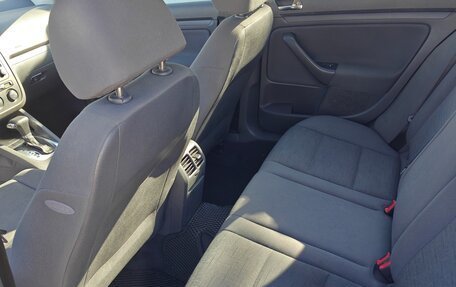 Volkswagen Golf V, 2004 год, 650 000 рублей, 14 фотография
