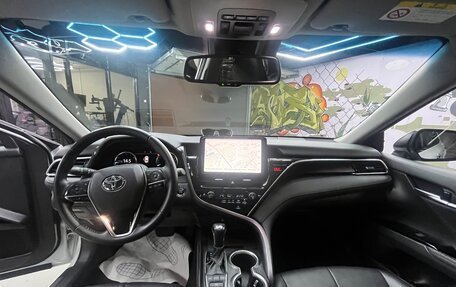 Toyota Camry, 2023 год, 3 449 000 рублей, 10 фотография