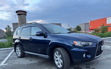 Mitsubishi Outlander III рестайлинг 3, 2011 год, 1 100 000 рублей, 2 фотография