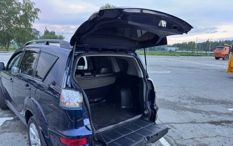 Mitsubishi Outlander III рестайлинг 3, 2011 год, 1 100 000 рублей, 10 фотография