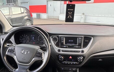 Hyundai Solaris II рестайлинг, 2018 год, 900 000 рублей, 6 фотография