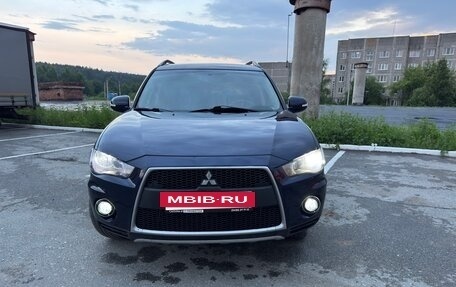 Mitsubishi Outlander III рестайлинг 3, 2011 год, 1 100 000 рублей, 12 фотография