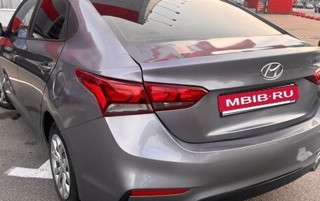Hyundai Solaris II рестайлинг, 2018 год, 900 000 рублей, 7 фотография