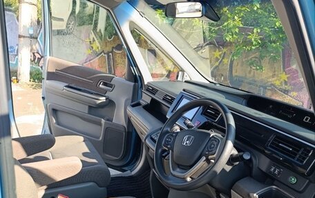 Honda Stepwgn IV, 2018 год, 2 150 000 рублей, 13 фотография