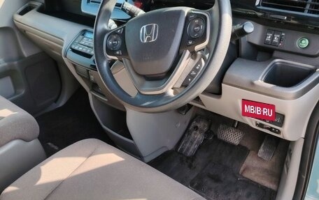 Honda Stepwgn IV, 2018 год, 2 150 000 рублей, 15 фотография