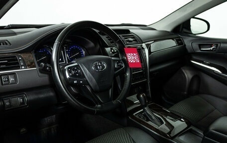Toyota Camry, 2017 год, 1 999 700 рублей, 12 фотография
