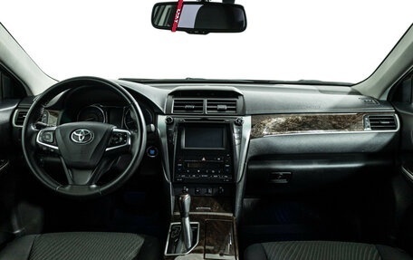 Toyota Camry, 2017 год, 1 999 700 рублей, 14 фотография