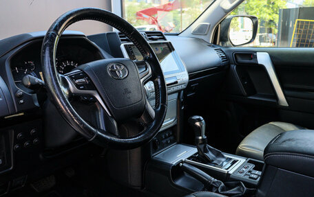 Toyota Land Cruiser Prado 150 рестайлинг 2, 2019 год, 3 900 000 рублей, 14 фотография