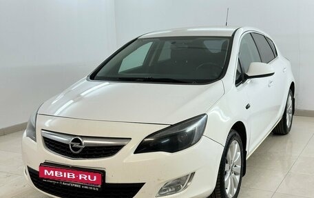 Opel Astra J, 2011 год, 635 000 рублей, 1 фотография