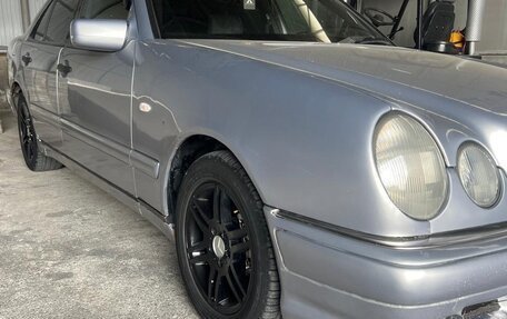 Mercedes-Benz E-Класс, 1996 год, 330 000 рублей, 3 фотография