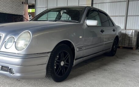 Mercedes-Benz E-Класс, 1996 год, 330 000 рублей, 4 фотография
