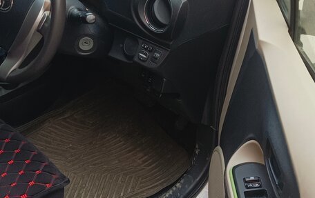 Toyota Aqua I, 2012 год, 777 000 рублей, 6 фотография