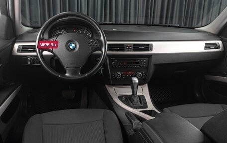 BMW 3 серия, 2011 год, 1 099 000 рублей, 14 фотография